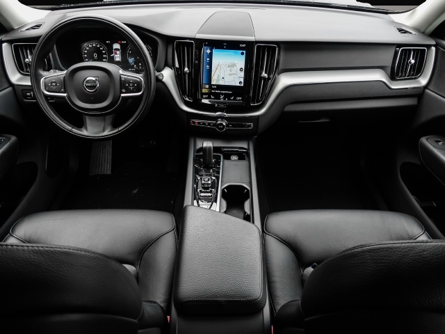Volvo XC60 (02/2021, Benzin)