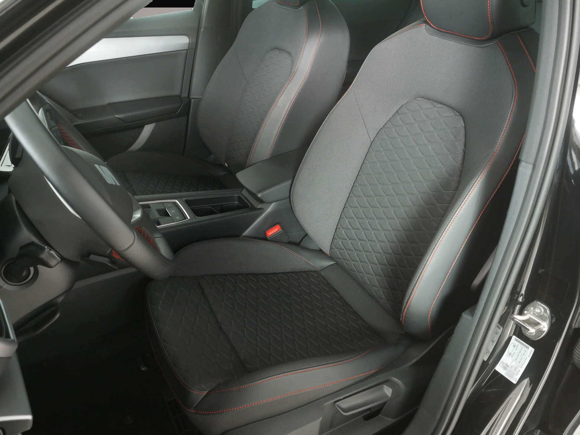 Seat Leon (08/2025, Benzin)