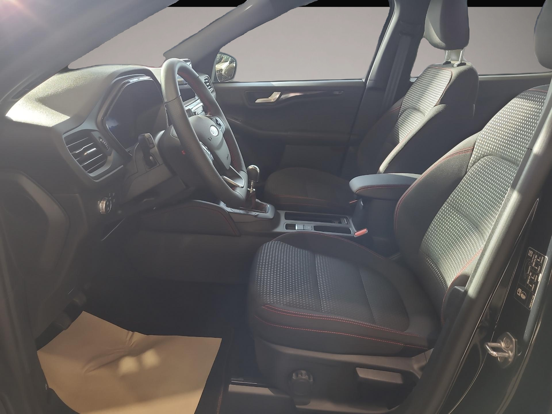Ford Kuga (11/2023, Benzin)