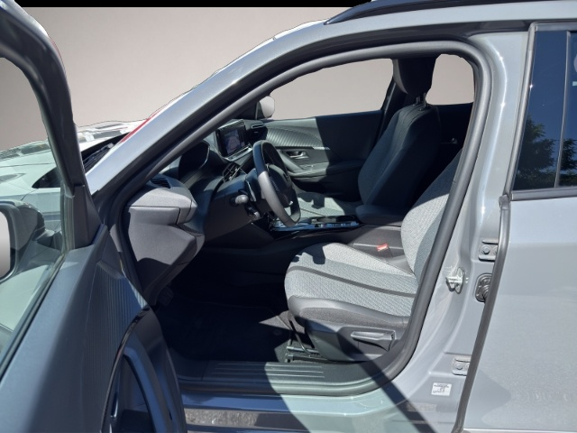 Peugeot 2008 (05/2024, Benzin)