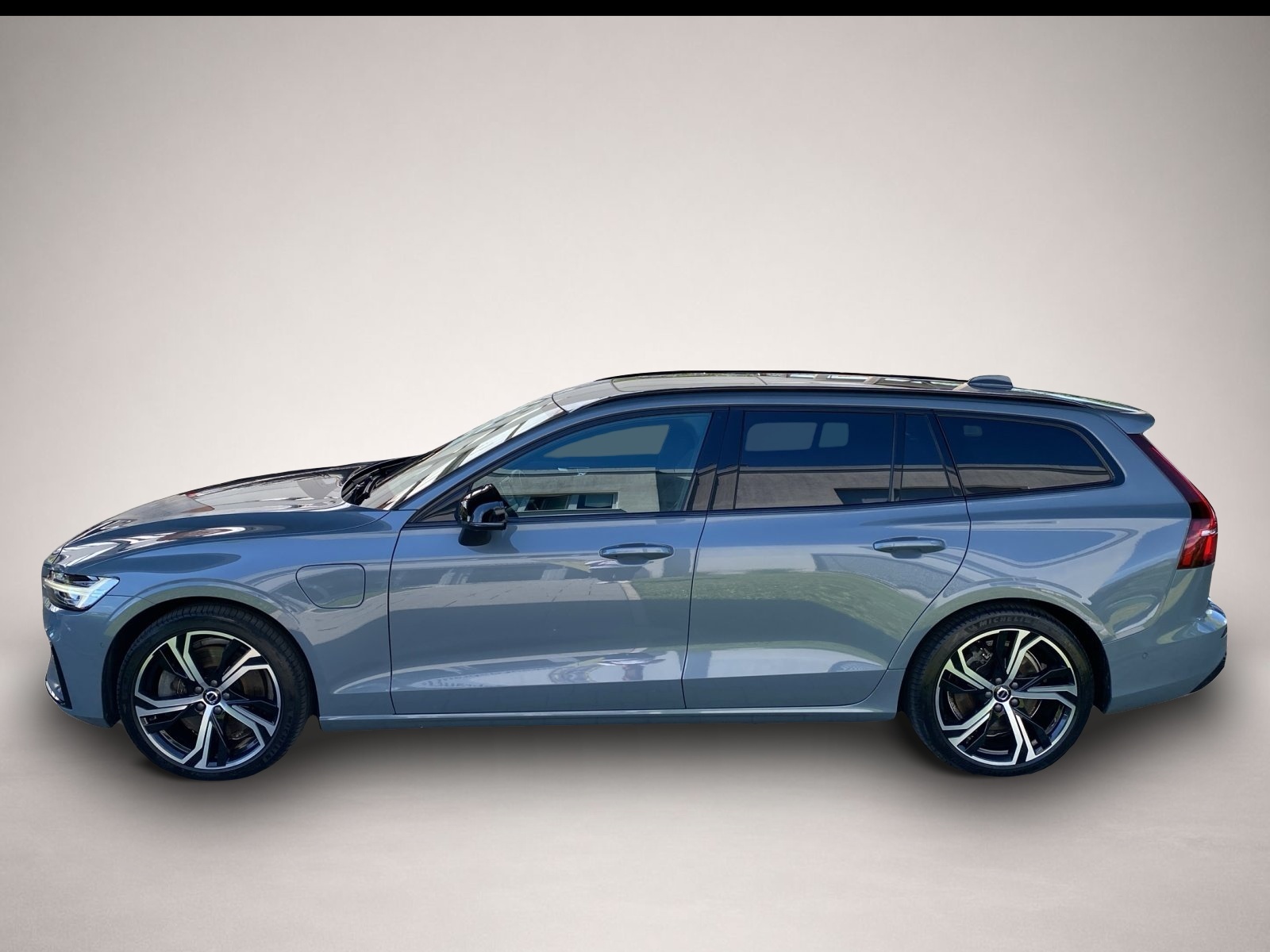 Volvo V60 (08/2023, Hybrid (Benzin/Elektro))