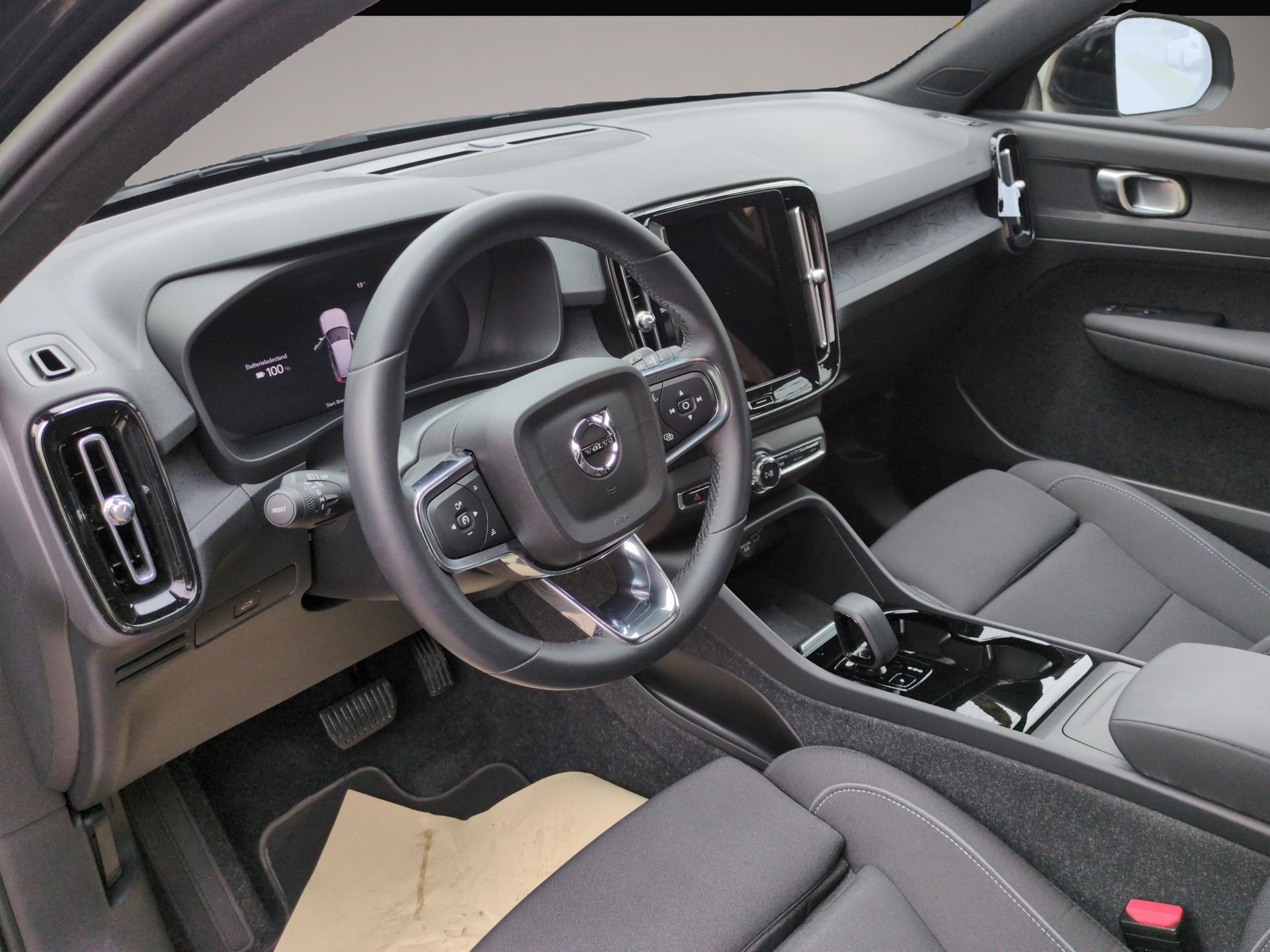 Volvo XC40 (03/2023, ELECTRIC)