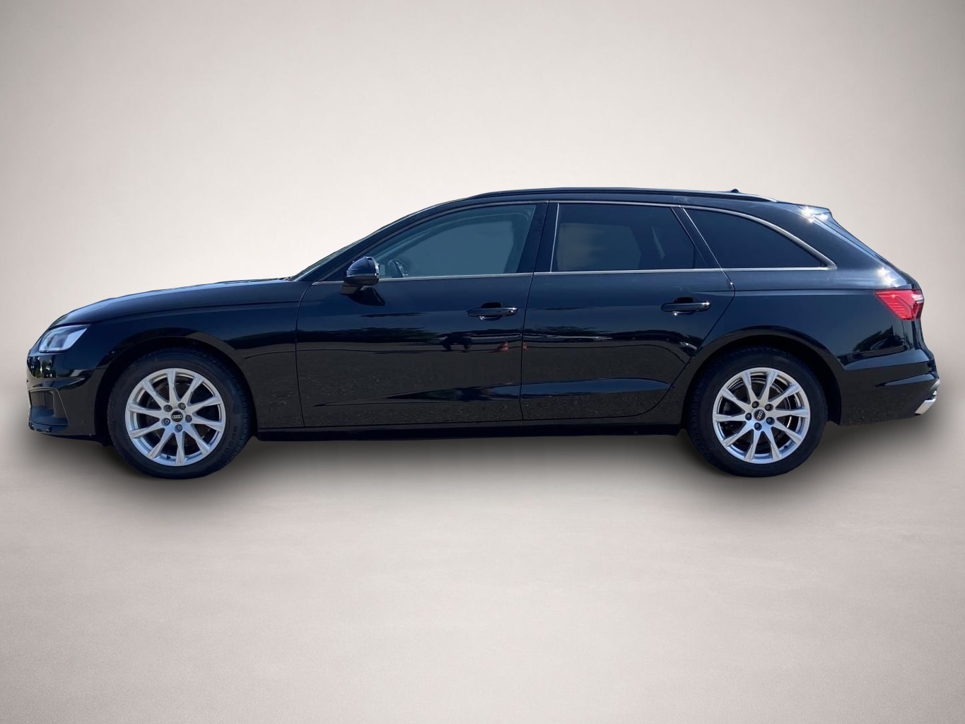 Audi A4 (08/2022, )