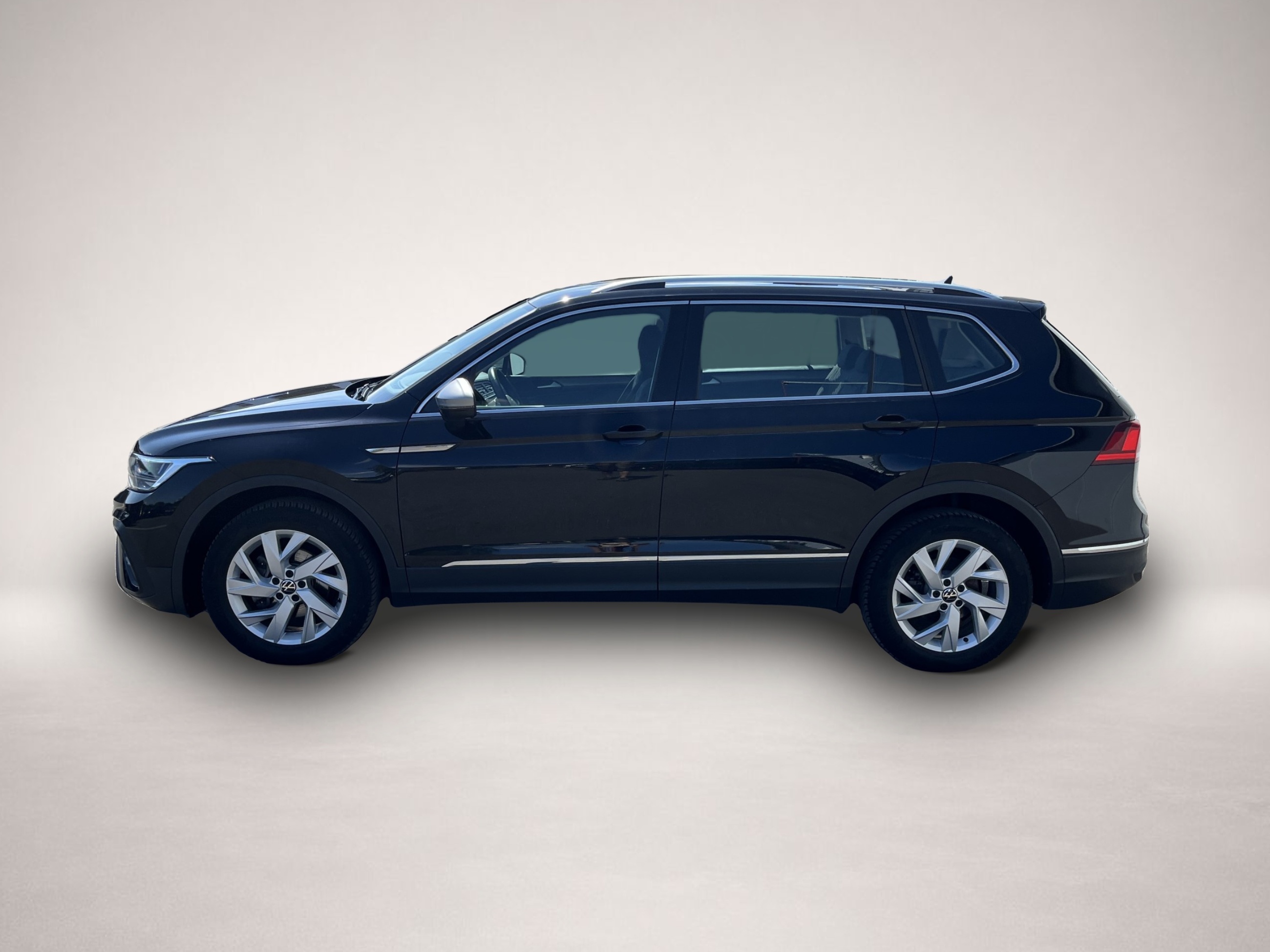 Volkswagen Tiguan Allspace (05/2025, Benzin)