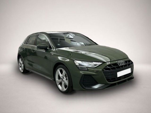 Audi A3 (12/2025, Benzin)