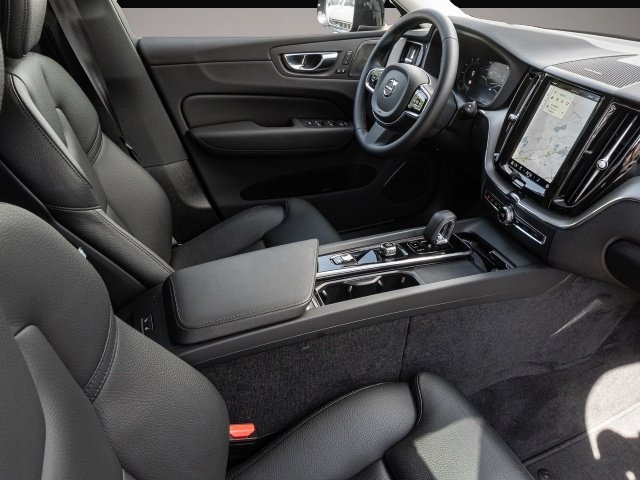 Volvo XC60 (02/2024, Benzin)