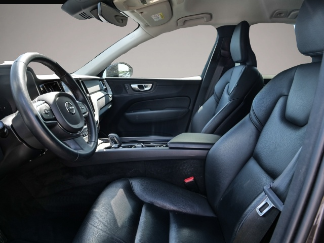 Volvo XC60 (12/2023, Benzin)