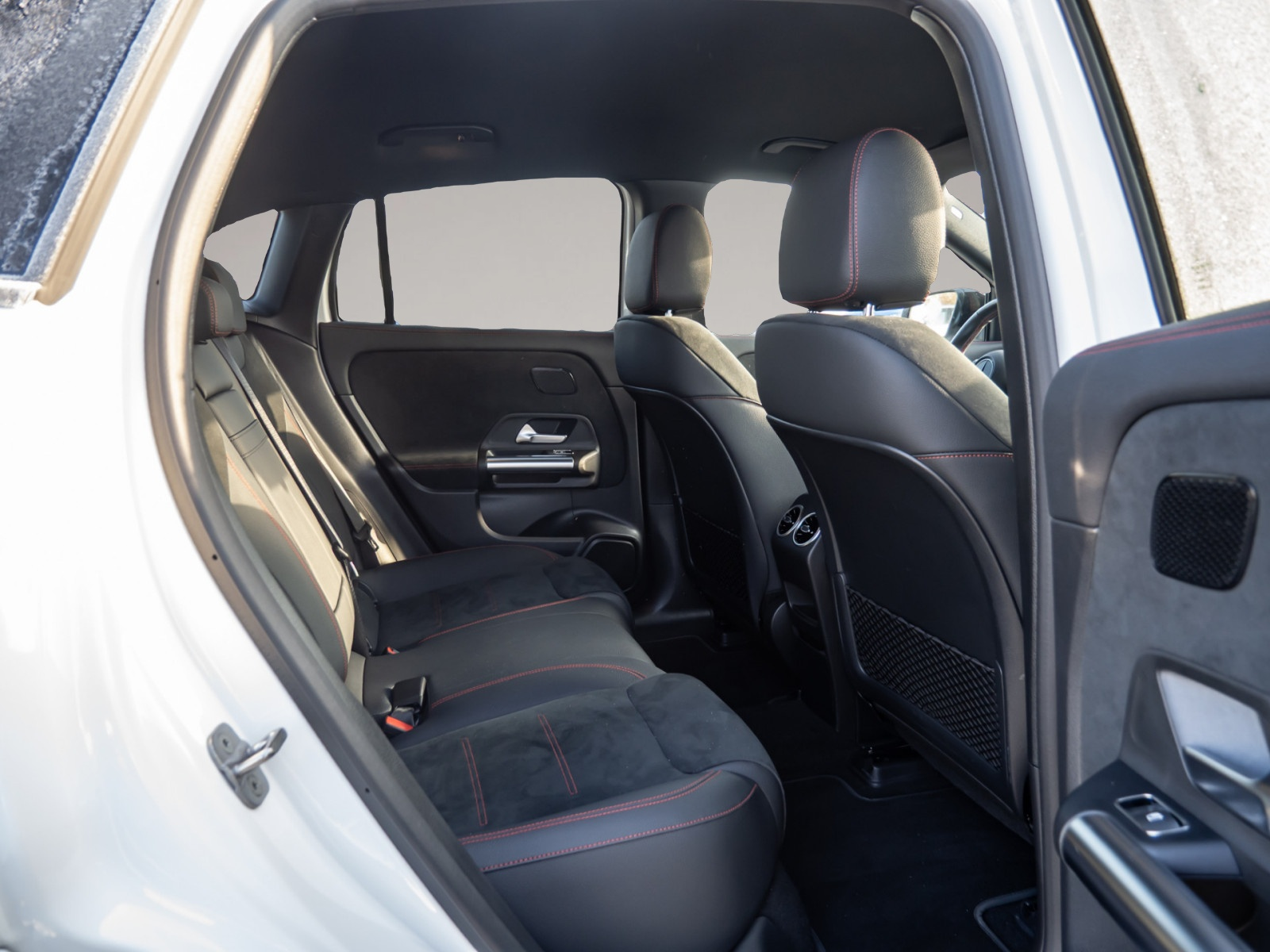 Mercedes-Benz EQA (01/2025, ELECTRIC)