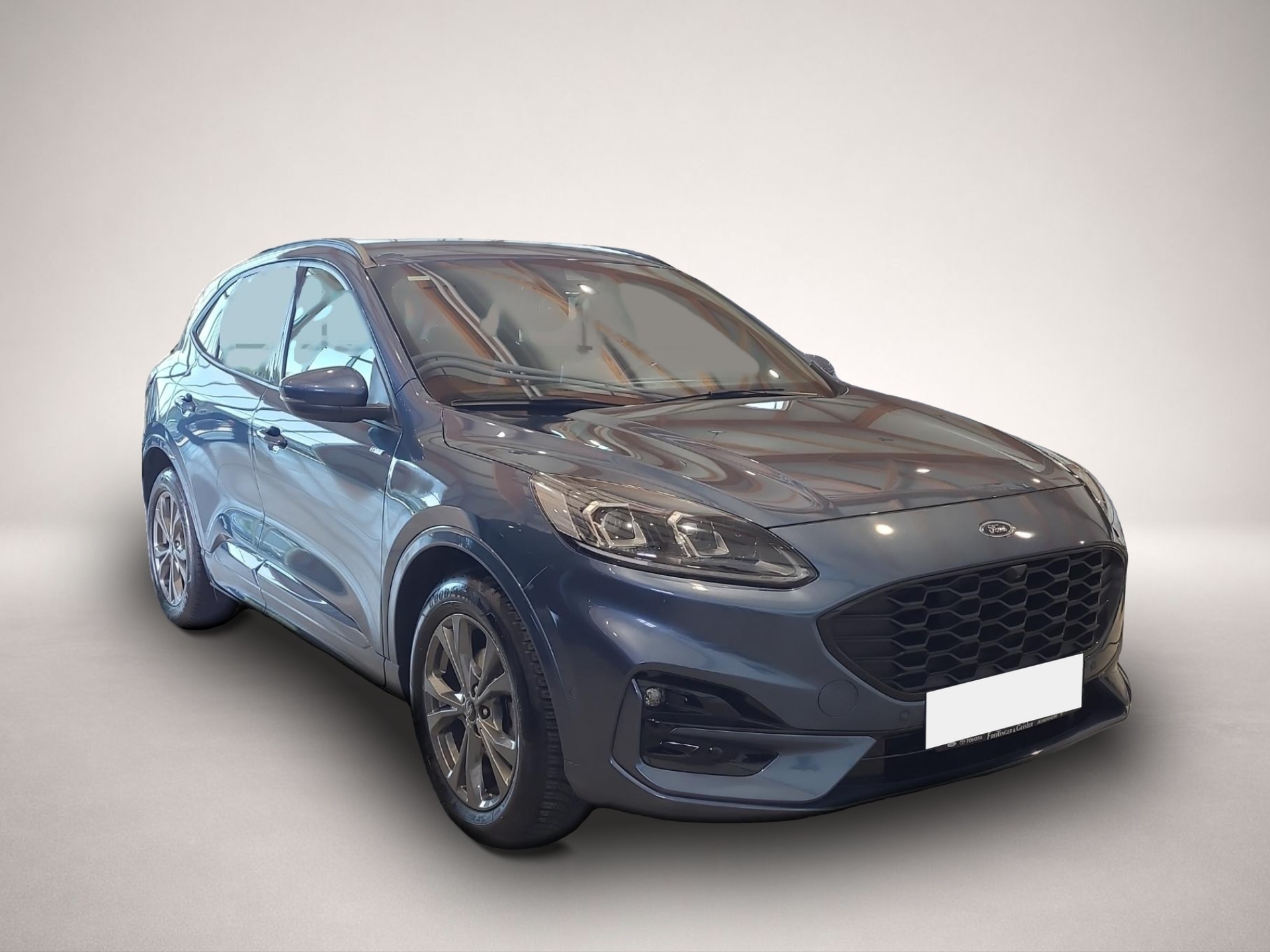 Ford Kuga (10/2023, Benzin)