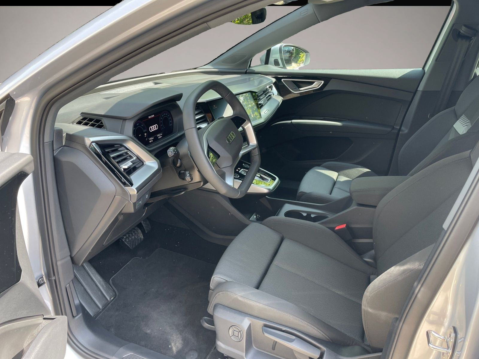 Audi Q4 e-tron (09/2025, ELECTRIC)