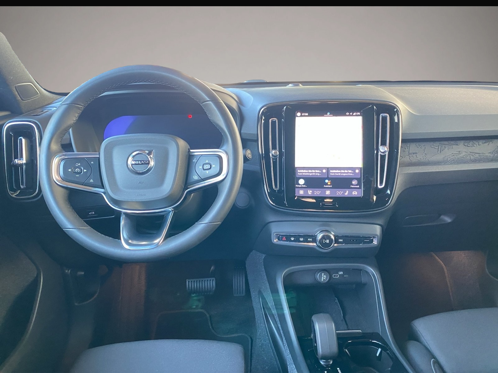 Volvo XC40 (07/2023, ELECTRIC)