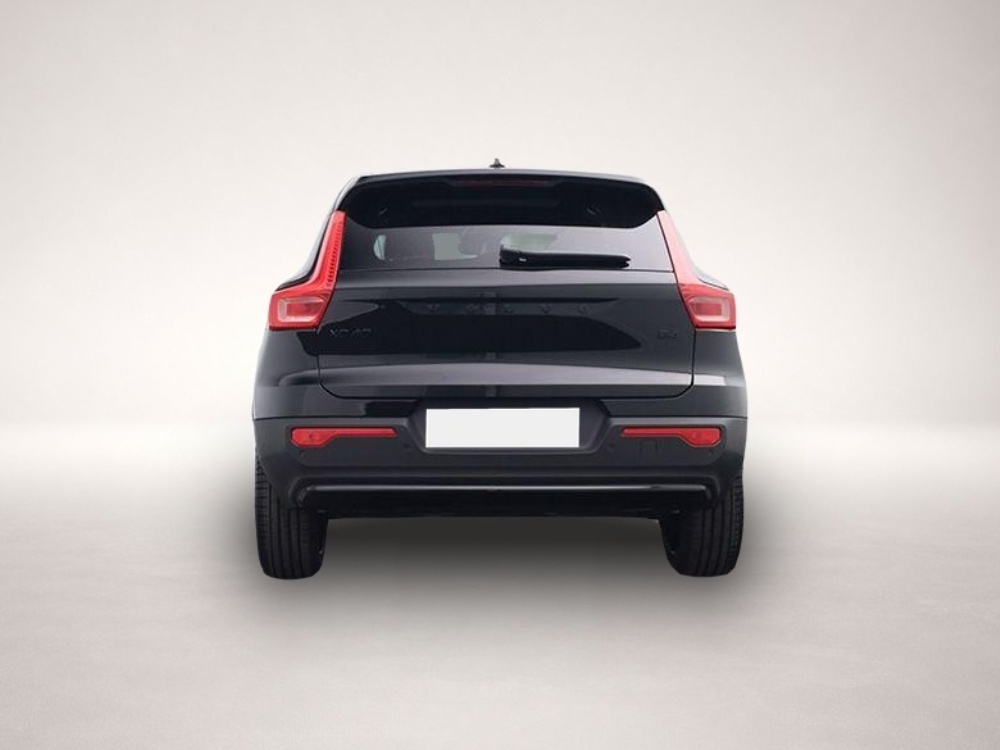 Volvo XC40 (04/2026, Benzin)