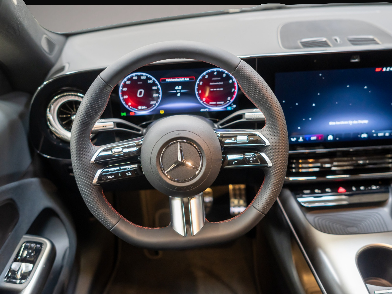 Mercedes-Benz CLA 180 (03/2026, Benzin)