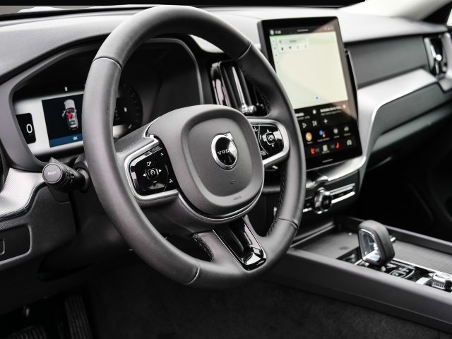 Volvo XC60 (07/2025, Benzin)