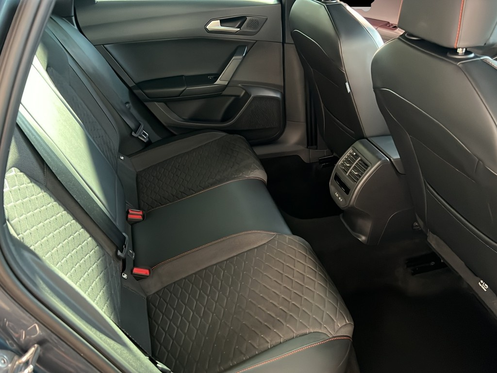 Seat Leon (05/2025, Benzin)