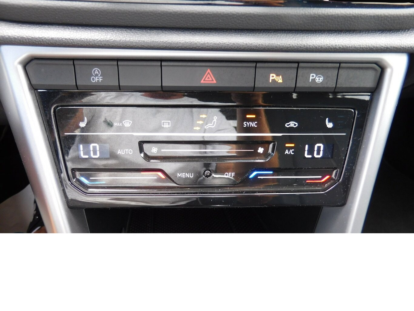 Volkswagen T-Roc (08/2023, Benzin)