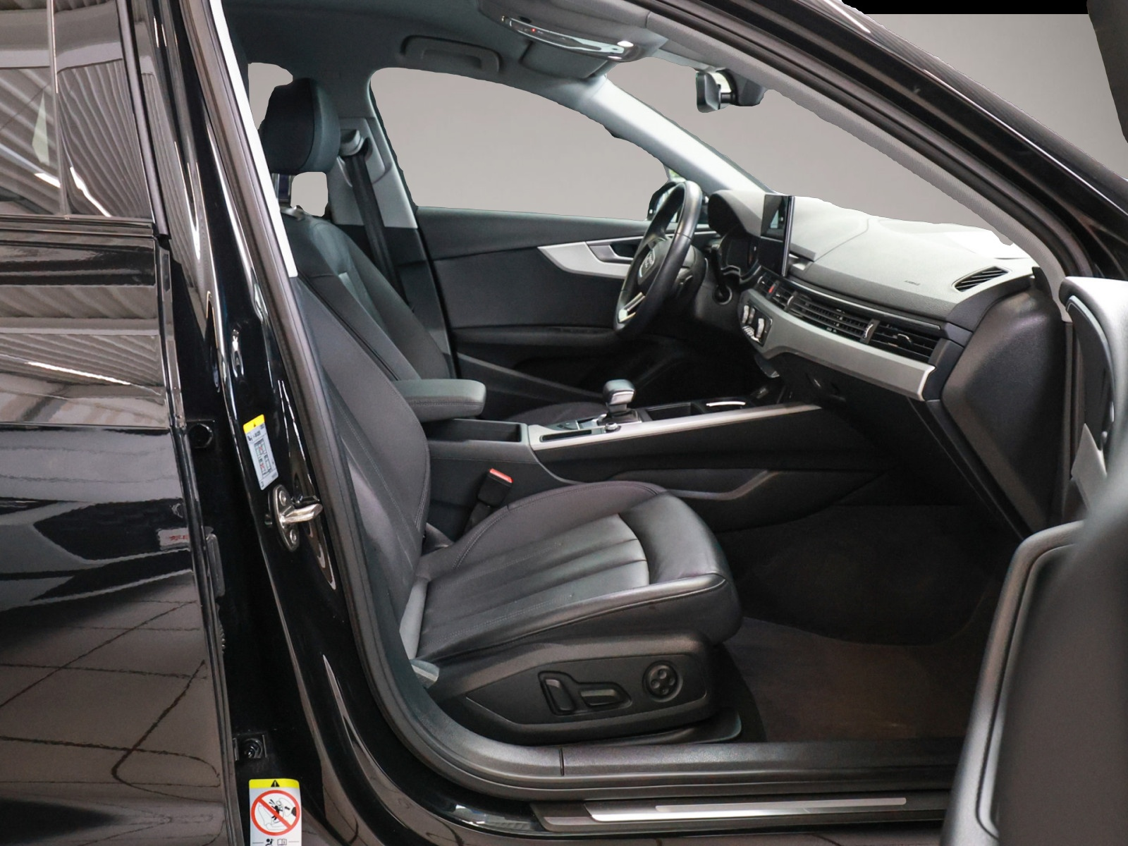 Audi A4 (06/2023, Diesel)
