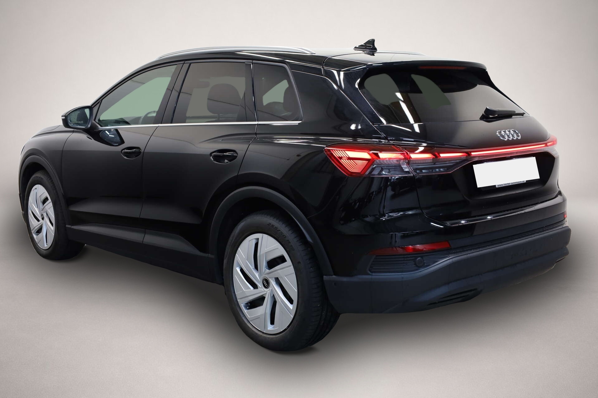 Audi Q4 e-tron (01/2025, ELECTRIC)