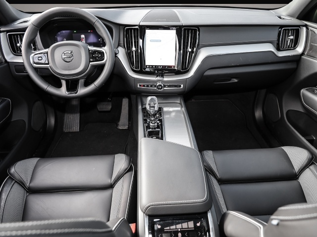 Volvo XC60 (12/2023, Benzin)