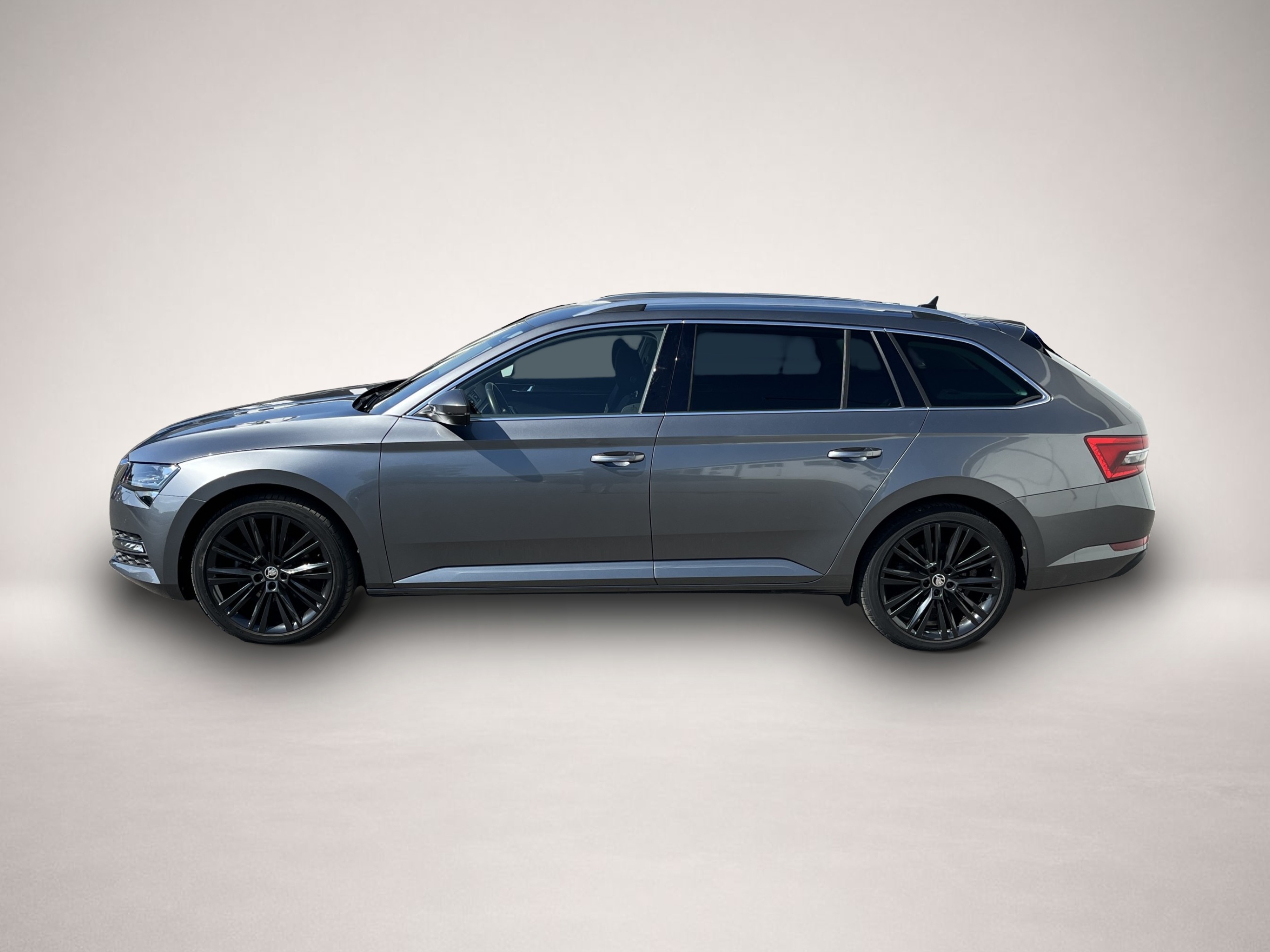 Skoda Superb (04/2024, Benzin)