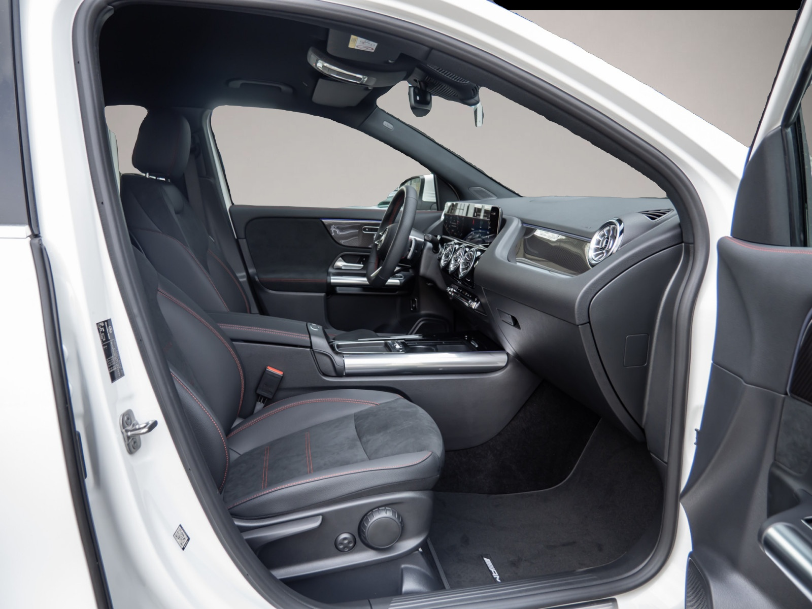 Mercedes-Benz GLA 200 (03/2026, Benzin)