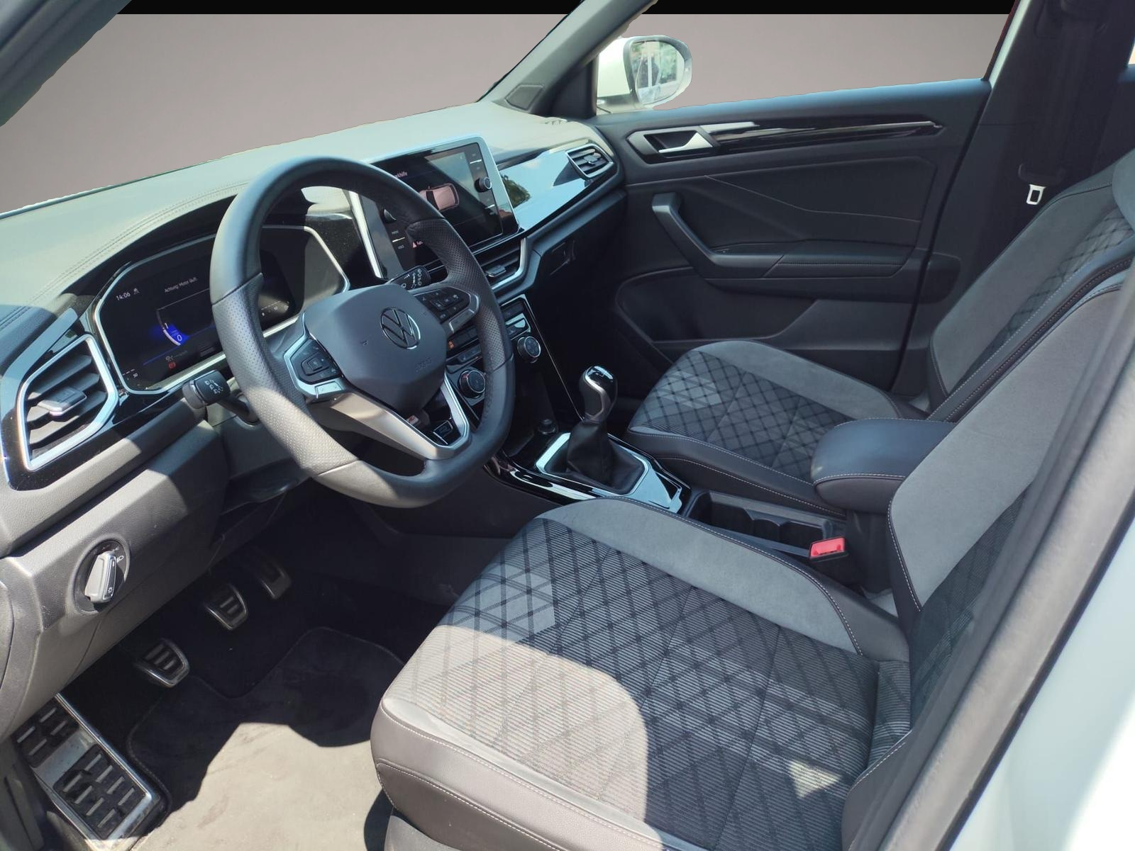 Volkswagen T-Roc (05/2025, Benzin)