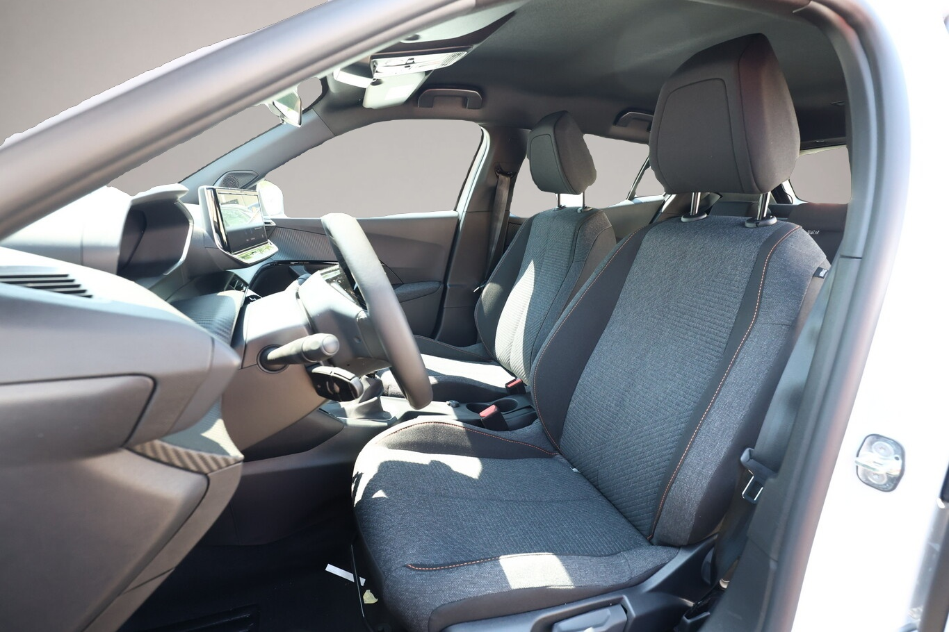 Peugeot 2008 (07/2026, Benzin)