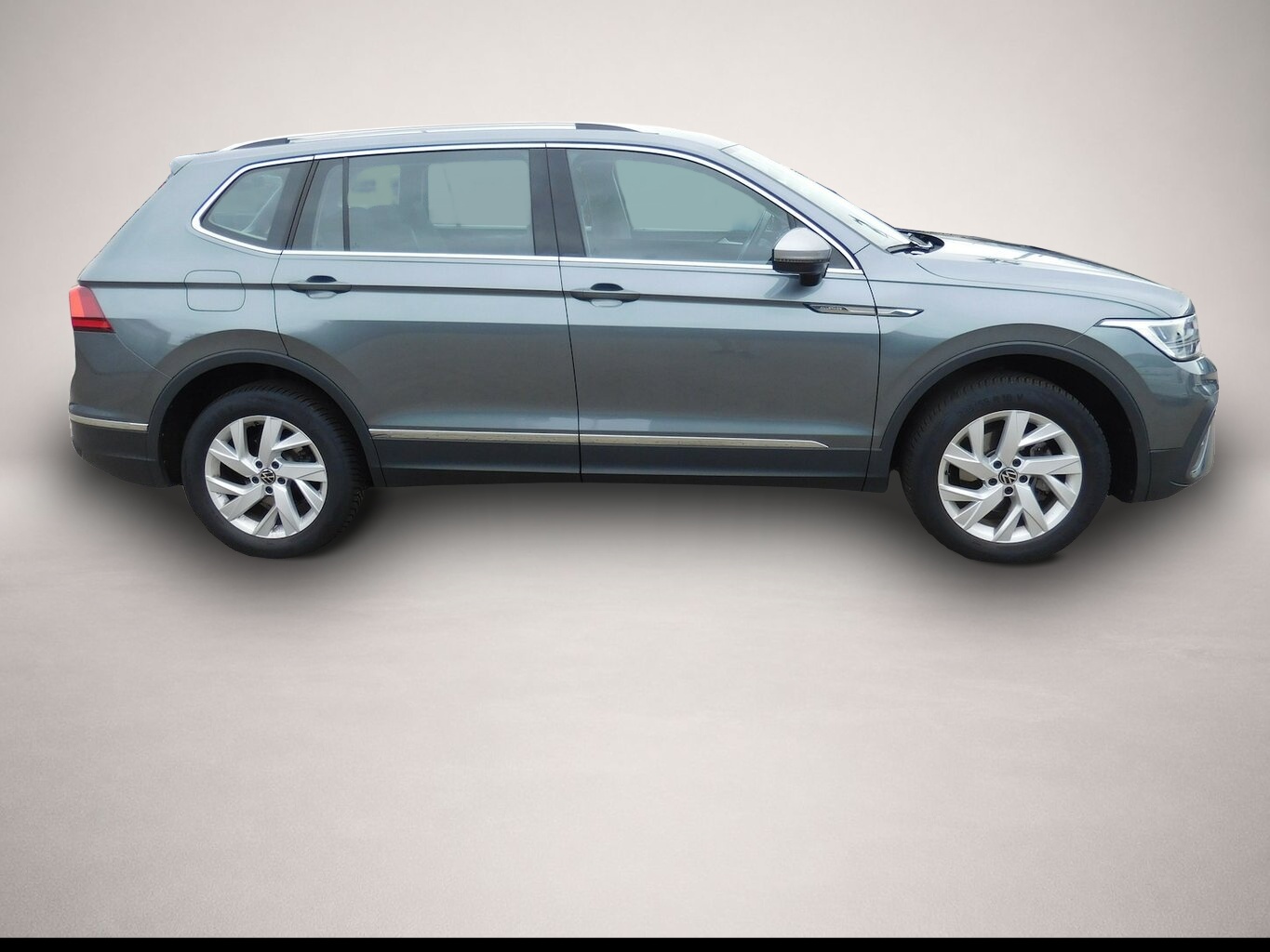 Volkswagen Tiguan Allspace (04/2025, Benzin)