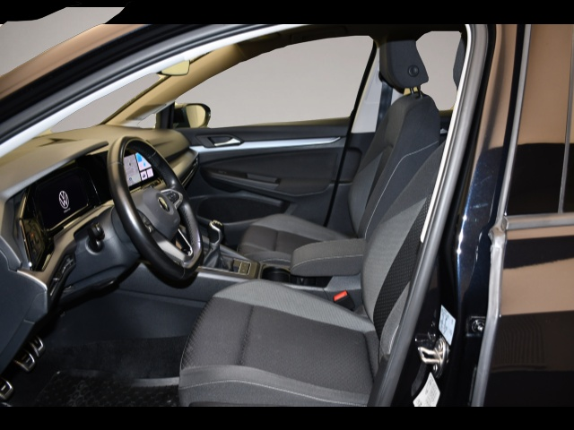 Volkswagen Golf (04/2021, Benzin)
