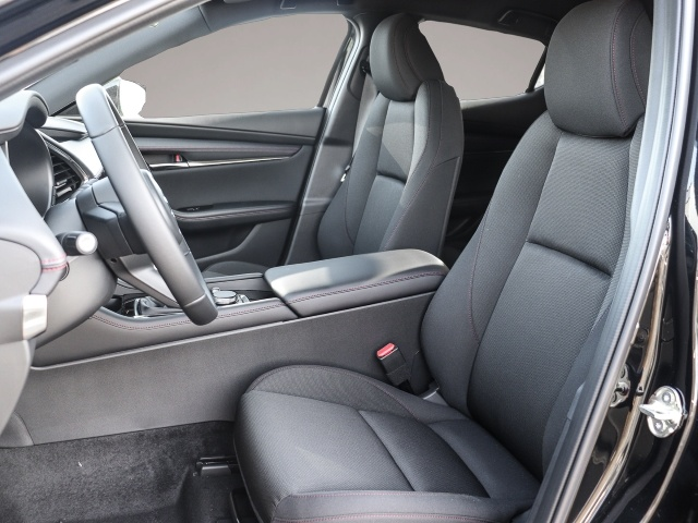 Mazda 3 (03/2026, Benzin)