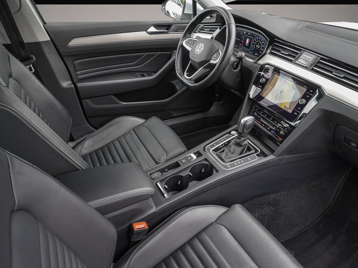 Volkswagen Passat Variant (02/2024, Benzin)