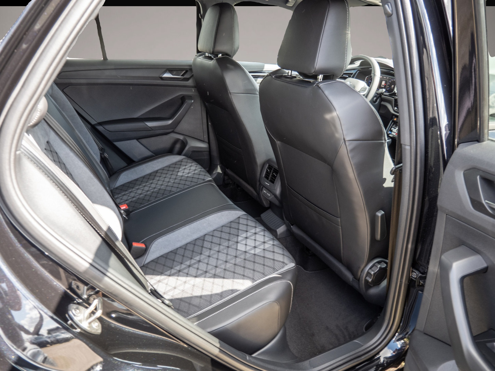 Volkswagen T-Roc (08/2025, Diesel)