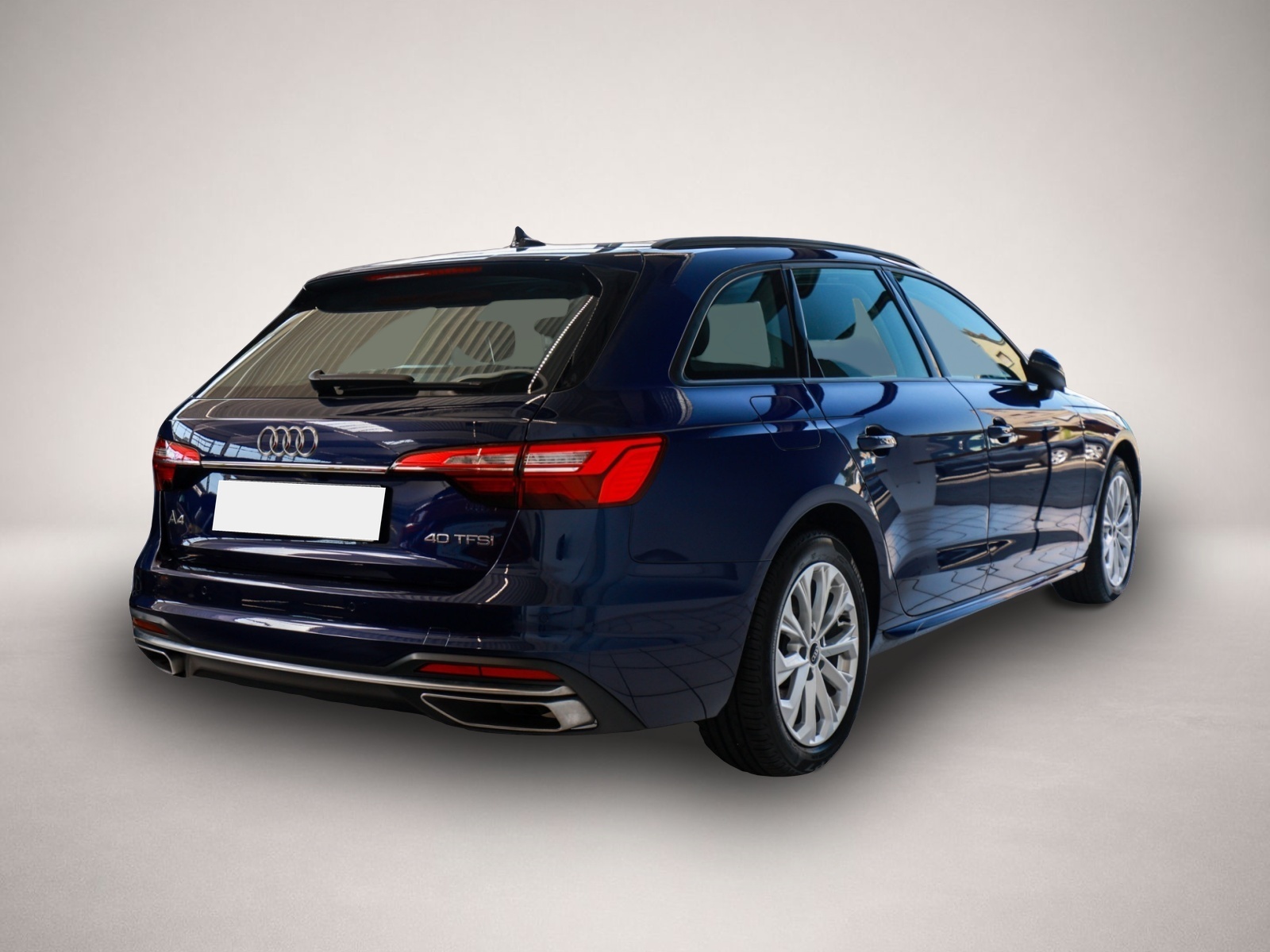 Audi A4 (11/2021, Benzin)