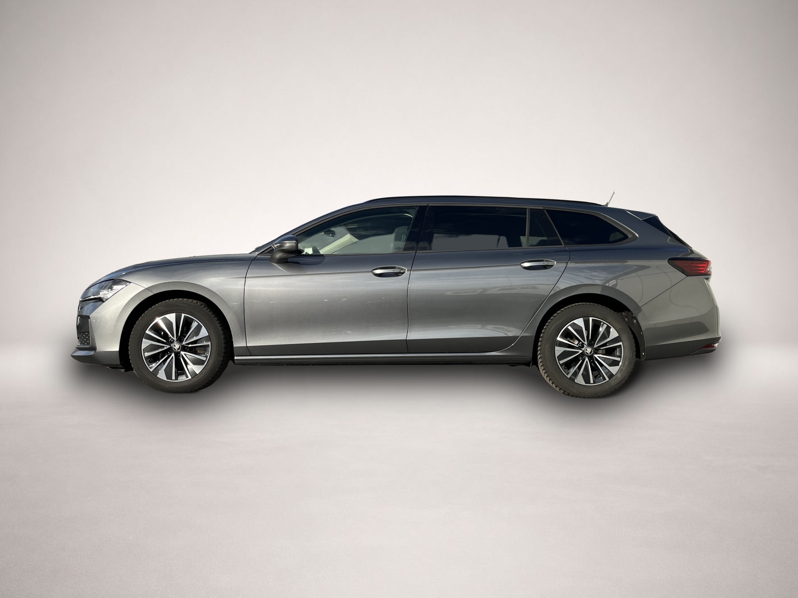Skoda Superb (09/2025, Benzin)