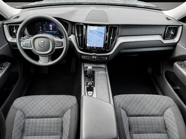 Volvo XC60 (12/2023, Benzin)