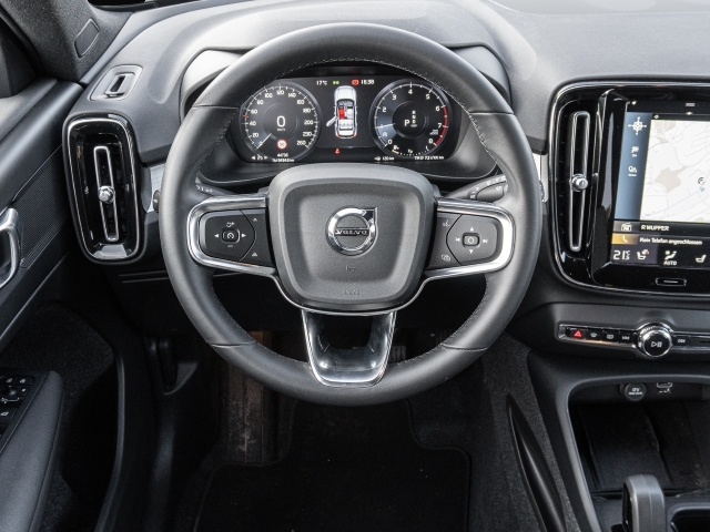 Volvo XC40 (10/2023, Benzin)