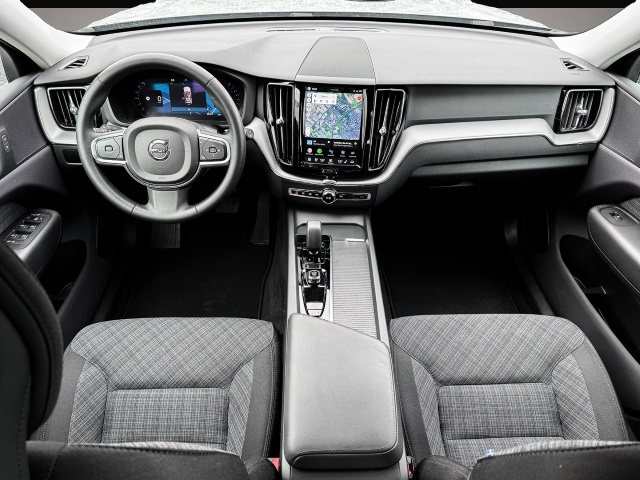 Volvo XC60 (02/2024, Benzin)