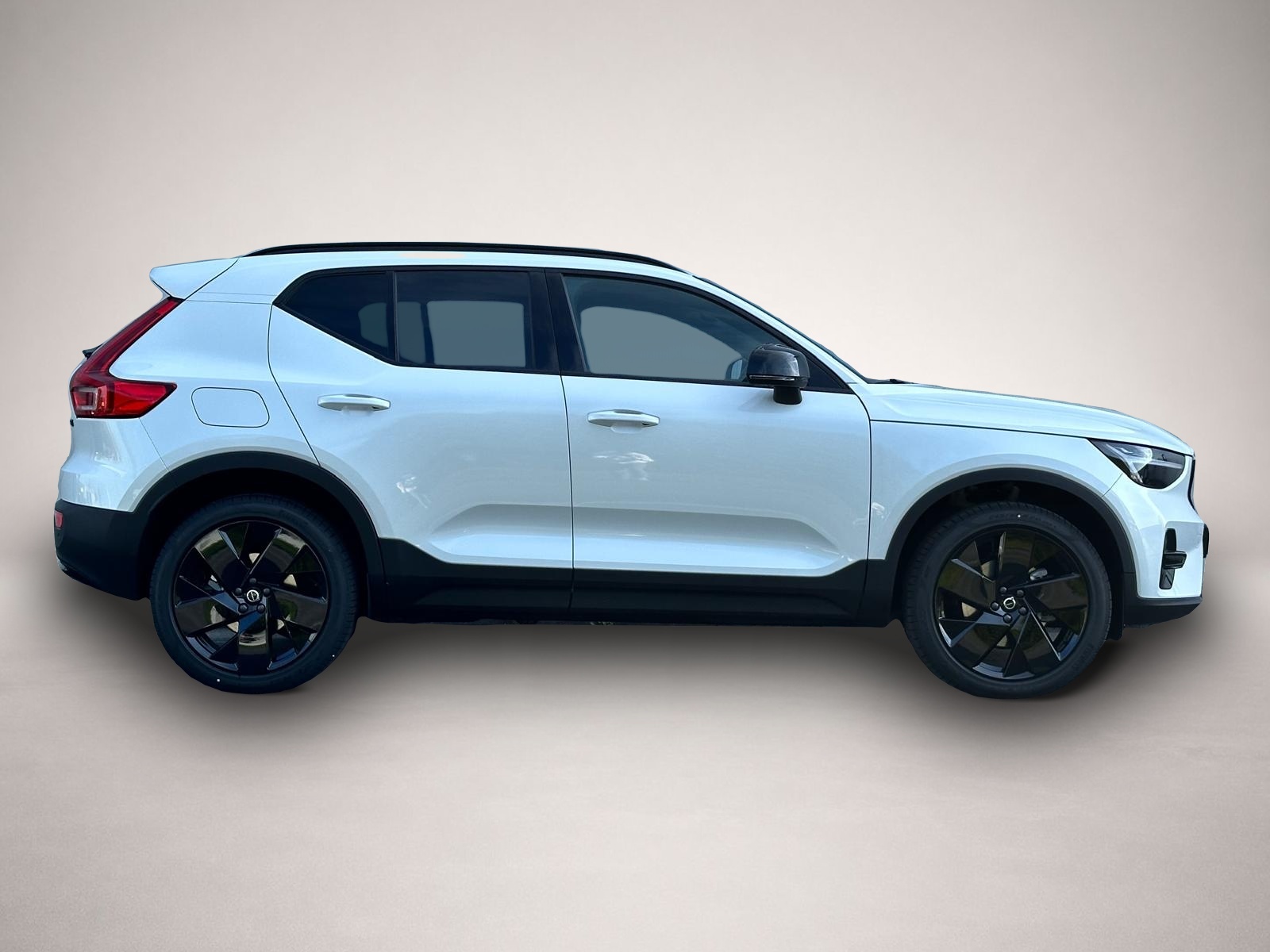 Volvo XC 40, image 2 of 5