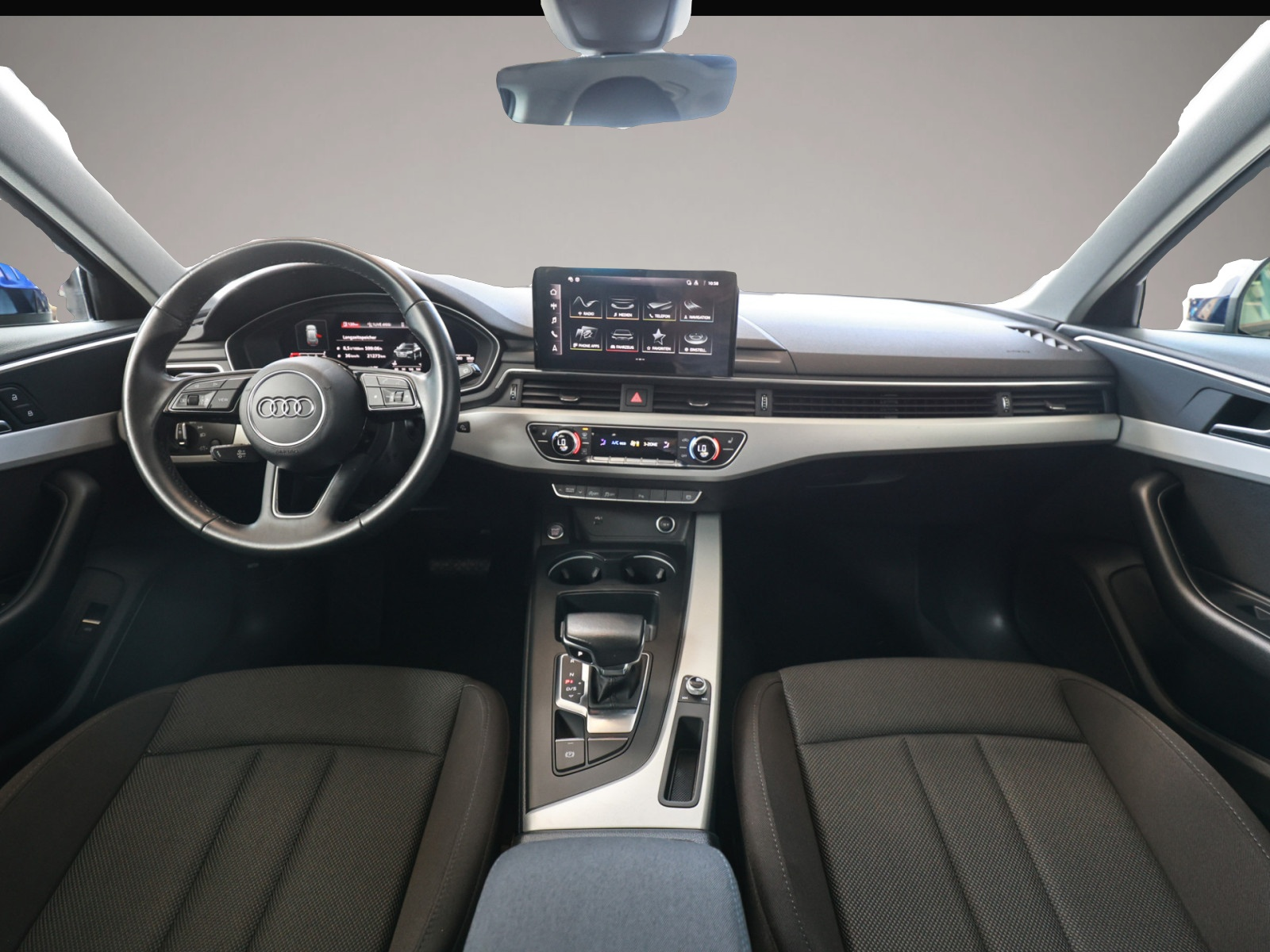 Audi A4 (11/2021, Benzin)