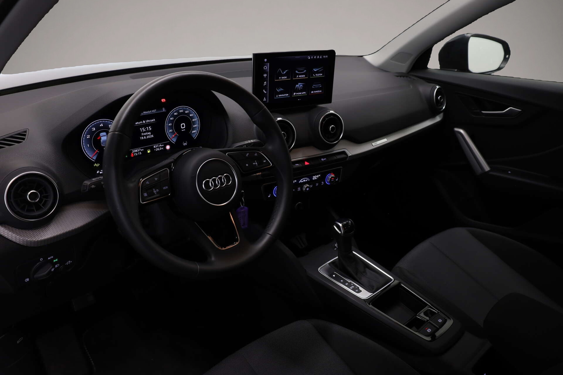 Audi Q2 (11/2024, Benzin)