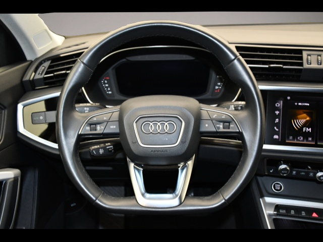 Audi Q3 (02/2023, Benzin)
