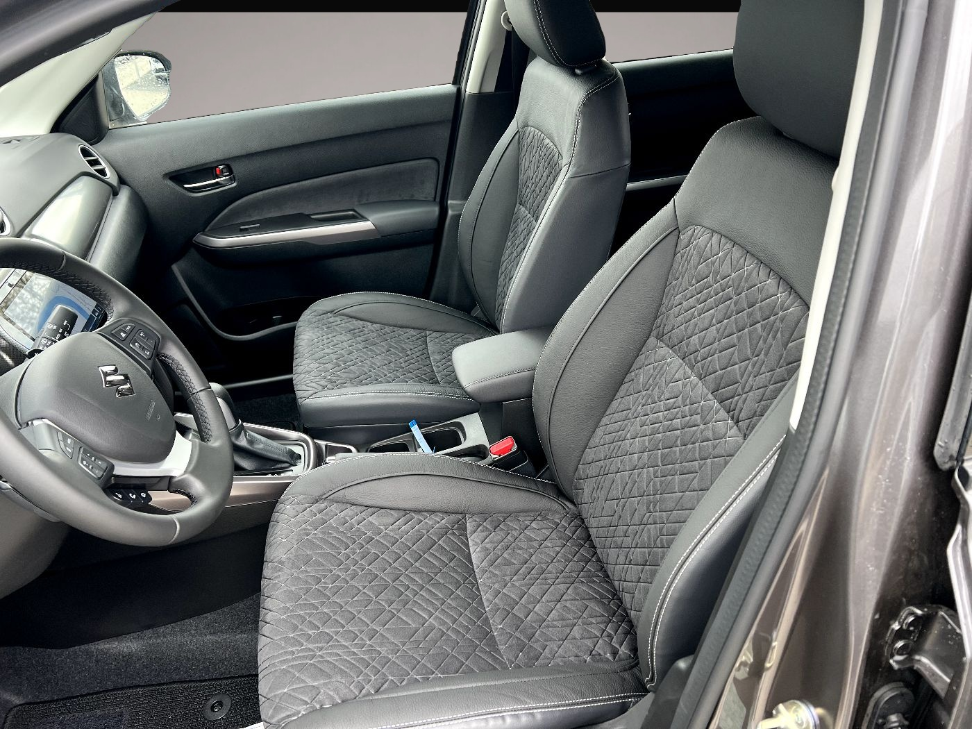 Suzuki Vitara (12/2025, Benzin)