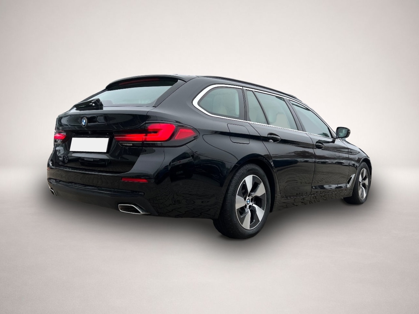 BMW 520 (03/2021, )