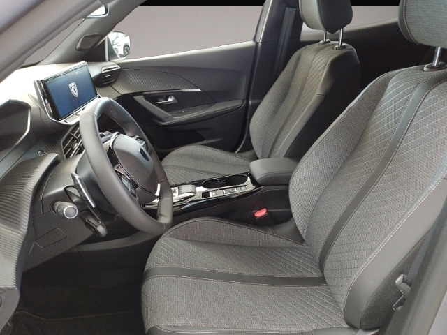 Peugeot 2008 (03/2024, Benzin)