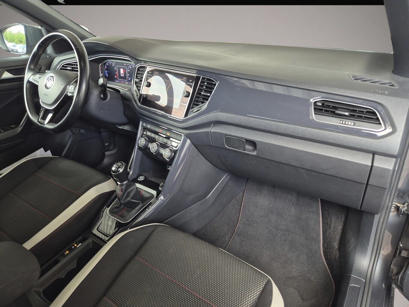Volkswagen T-Roc (08/2019, Benzin)