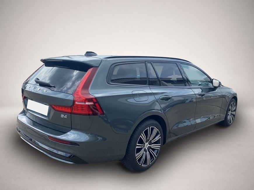 Volvo V60 (11/2025, Benzin)