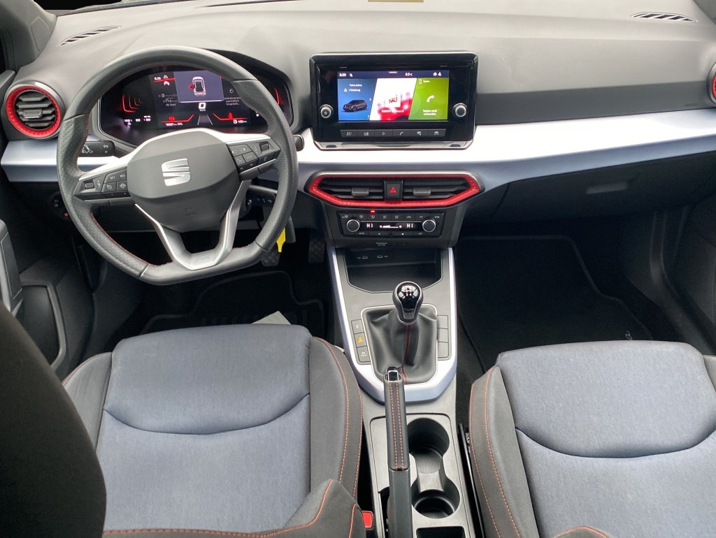 Seat Arona (03/2025, Benzin)