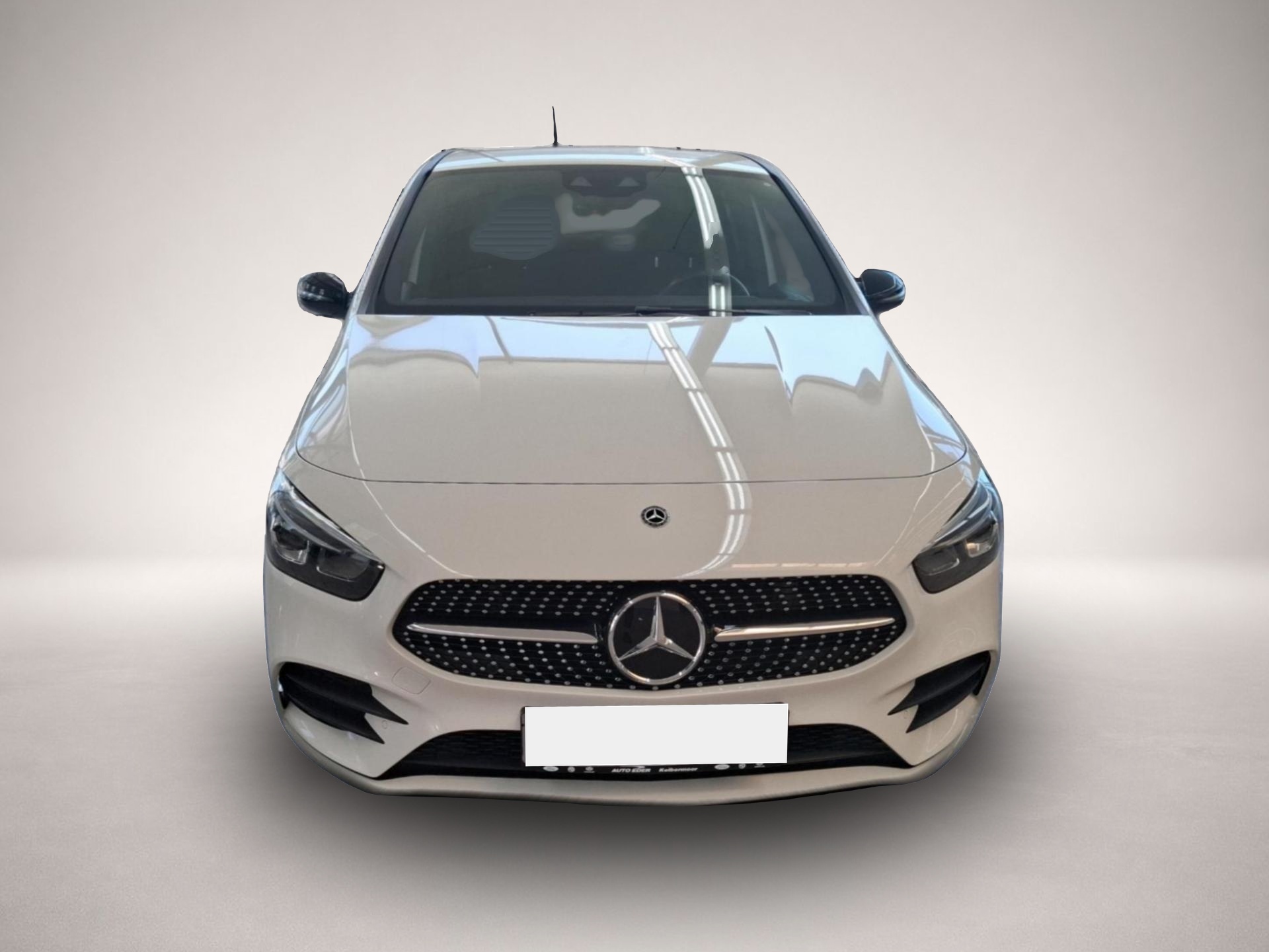 Mercedes-Benz B 200 (10/2019, Benzin)