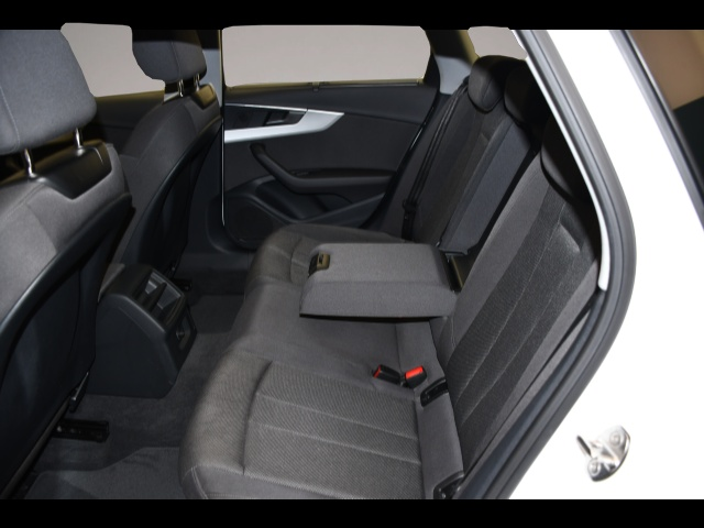 Audi A4 (12/2022, )