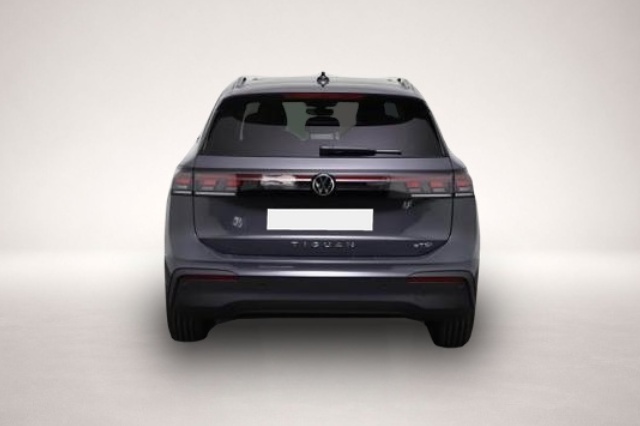 Volkswagen Tiguan (10/2025, Benzin)